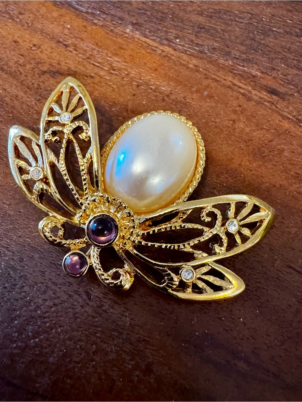 Vtg Avon Bee Brooch Pin Nature's Flight Insect Faux Pearl Rhinestone Gold Tone